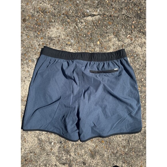 Vuori Kore Shorts Mens Large Performance Athletic Training Running Jogging - Picture 3 of 3